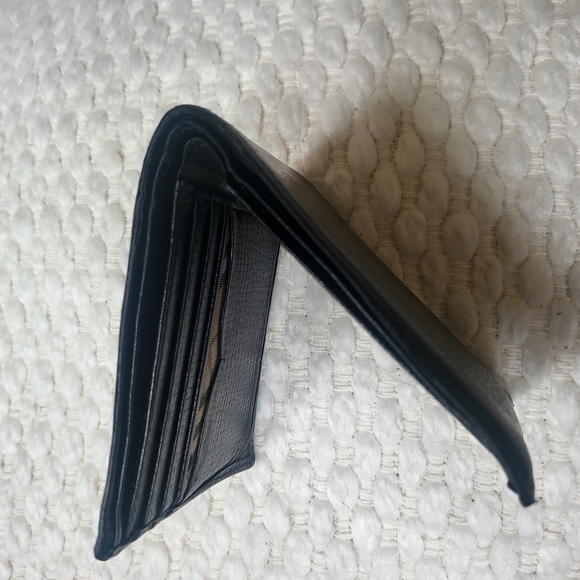 Burberry Black Men Leather Wallet - Picture 8 of 8